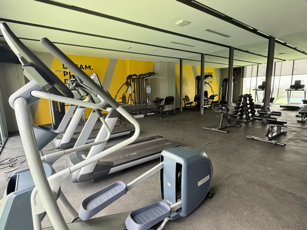 Gimnasio equipado